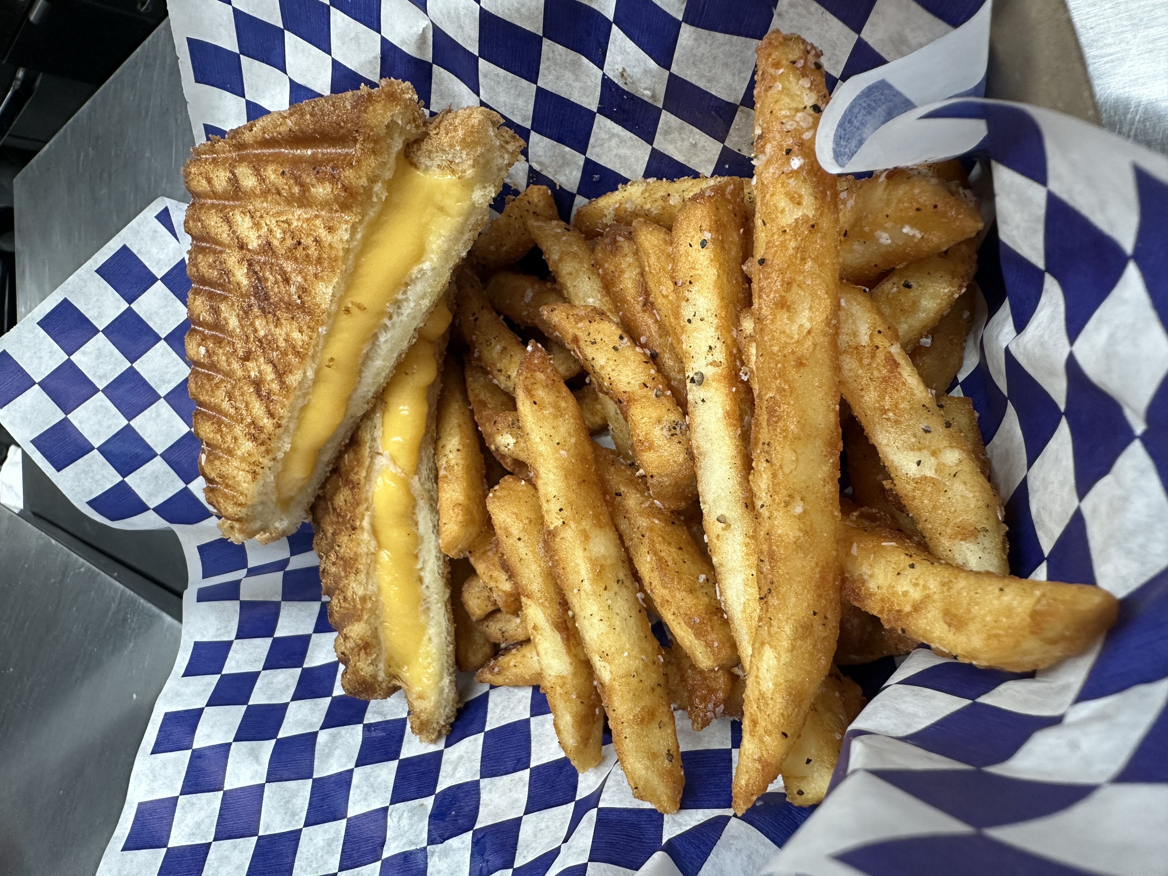 Grilled Cheese from Tommy Want Wingy