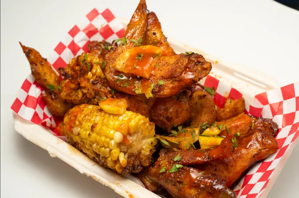 8 oz wings at San Juan Wings